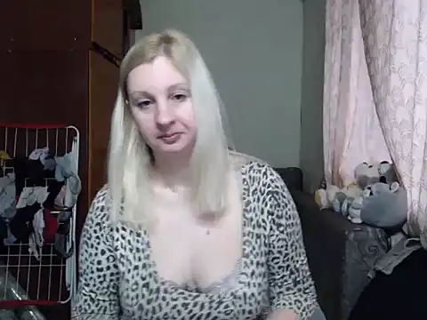 Snapshot of BustyBlond chatting on 01.31.25 BustyBlond online show from 01.31.25