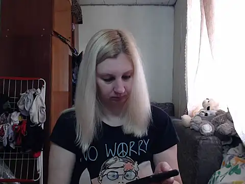 Snapshot of BustyBlond chatting on 02.11.25 BustyBlond online show from 02.11.25