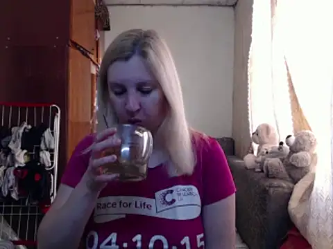 Snapshot of BustyBlond chatting on 02.13.25 BustyBlond online show from 02.13.25
