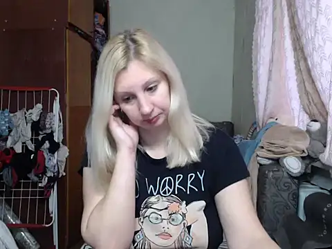 Snapshot of BustyBlond chatting on 02.21.25 BustyBlond online show from 02.21.25
