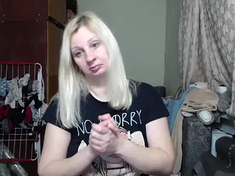 Snapshot of BustyBlond chatting on 02.21.25 BustyBlond online show from 02.21.25