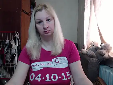 Snapshot of BustyBlond chatting on 03.13.25 BustyBlond online show from 03.13.25