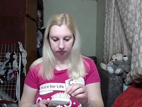 Snapshot of BustyBlond chatting on 03.16.25 BustyBlond online show from 03.16.25