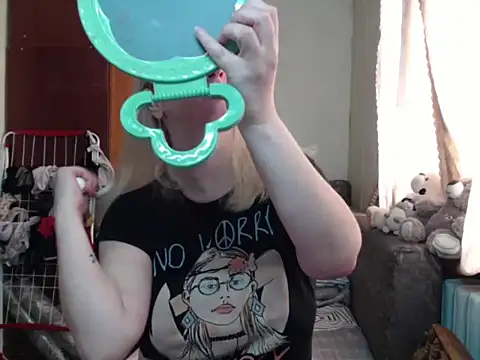 Snapshot of BustyBlond chatting on 03.20.25 BustyBlond online show from 03.20.25