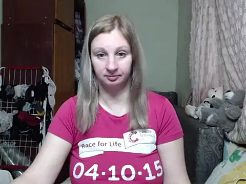 Snapshot of BustyBlond chatting on 03.20.25 BustyBlond online show from 03.20.25