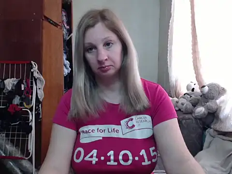 Snapshot of BustyBlond chatting on 03.21.25 BustyBlond online show from 03.21.25