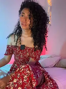 Snapshot of GabriSaenz chatting on 12.06.24 GabriSaenz online show from 12.06.24