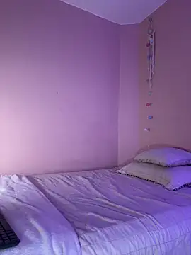 Snapshot of GabriSaenz chatting on 12.08.24 GabriSaenz online show from 12.08.24