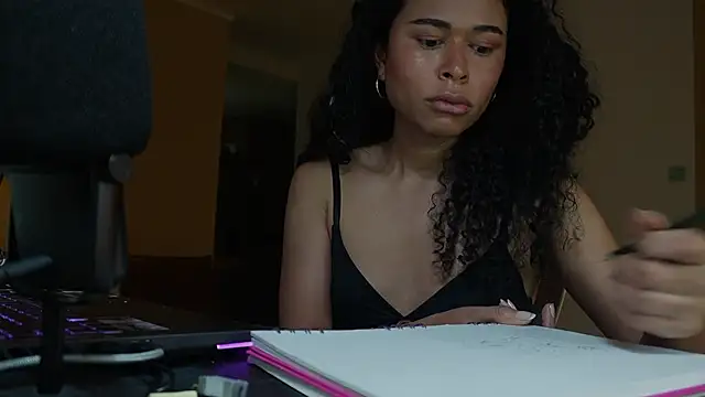 Snapshot of GabriSaenz chatting on 01.17.25 GabriSaenz online show from 01.17.25