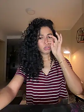 Snapshot of GabriSaenz chatting on 01.18.25 GabriSaenz online show from 01.18.25