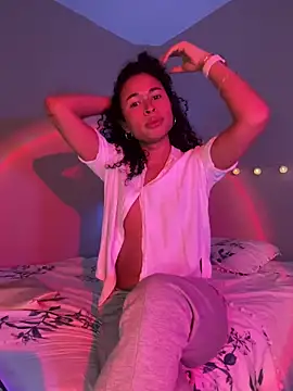 Snapshot of GabriSaenz chatting on 01.24.25 GabriSaenz online show from 01.24.25