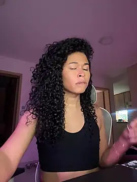 Snapshot of GabriSaenz chatting on 01.31.25 GabriSaenz online show from 01.31.25