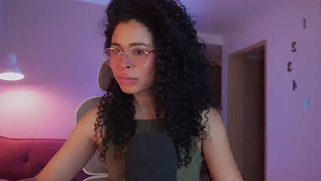 Snapshot of GabriSaenz chatting on 01.31.25 GabriSaenz online show from 01.31.25