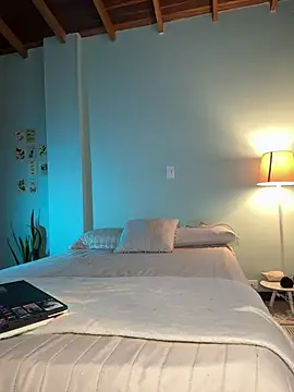 Snapshot of GabriSaenz chatting on 03.16.25 GabriSaenz online show from 03.16.25