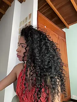 Snapshot of GabriSaenz chatting on 03.18.25 GabriSaenz online show from 03.18.25