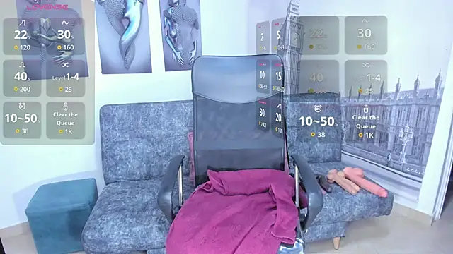 Snapshot of xcarlettt chatting on 10.16.25 xcarlettt online show from 10.16.25