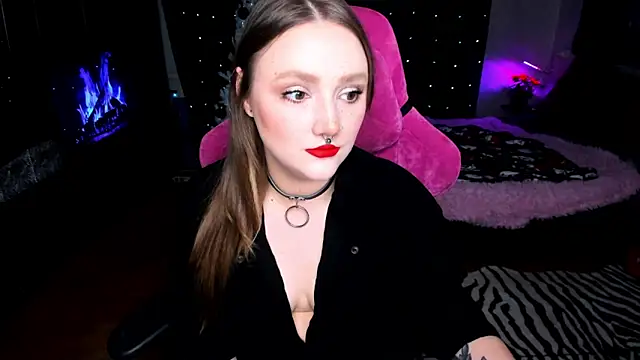 Snapshot of YourDyingBride chatting on 12.14.24 YourDyingBride online show from 12.14.24