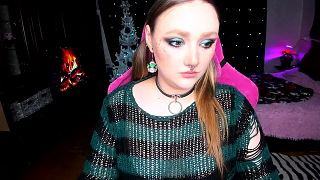 Snapshot of YourDyingBride chatting on 12.21.24 YourDyingBride online show from 12.21.24