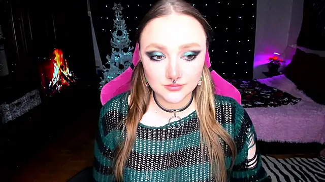 Snapshot of YourDyingBride chatting on 12.21.24 YourDyingBride online show from 12.21.24