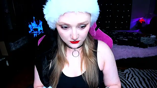 Snapshot of YourDyingBride chatting on 12.25.24 YourDyingBride online show from 12.25.24