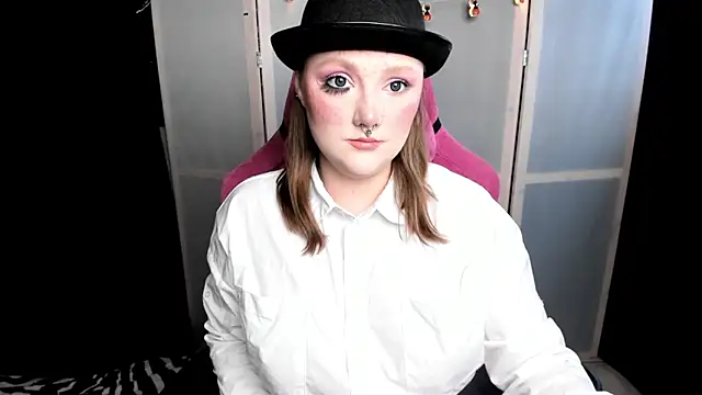 Snapshot of YourDyingBride chatting on 10.27.25 YourDyingBride online show from 10.27.25