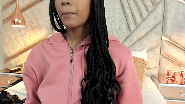 Snapshot of AgataRinaldi chatting on 09.30.25 AgataRinaldi online show from 09.30.25