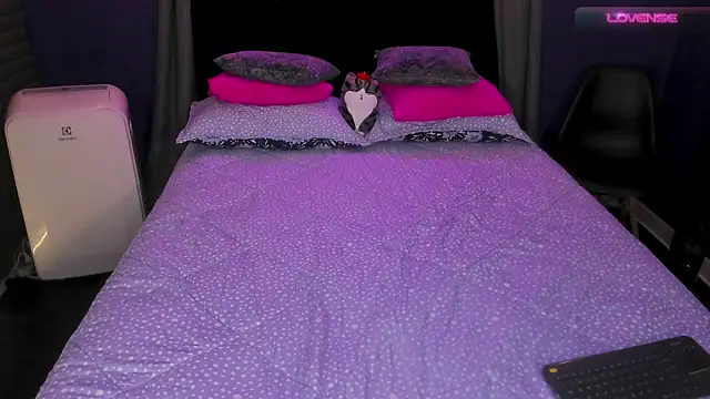 bull vixen2001 online show from 10.16.25