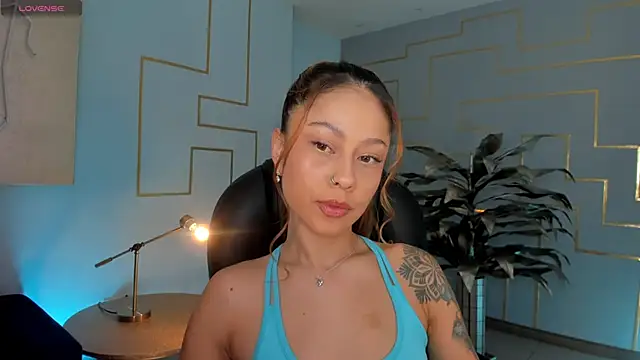 Snapshot of ErikaBenz_ chatting on 01.22.25 ErikaBenz online show from 01.22.25