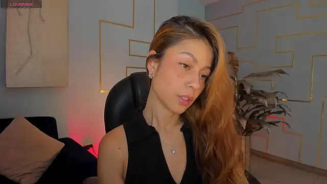 Snapshot of ErikaBenz_ chatting on 02.01.25 ErikaBenz online show from 02.01.25