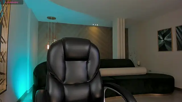 ErikaBenz  online show from 11.10.25