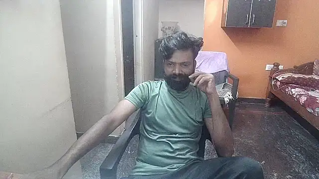 Snapshot of Indiaguy4u chatting on 12.12.24 Indiaguy4u online show from 12.12.24