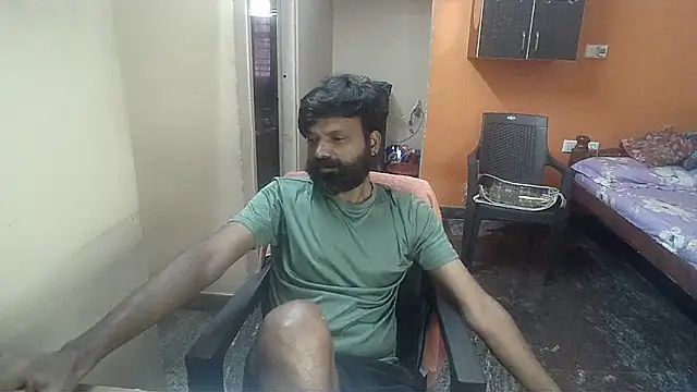 Snapshot of Indiaguy4u chatting on 01.07.25 Indiaguy4u online show from 01.07.25