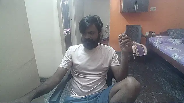 Snapshot of Indiaguy4u chatting on 01.13.25 Indiaguy4u online show from 01.13.25
