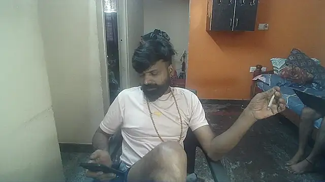 Snapshot of Indiaguy4u chatting on 02.18.25 Indiaguy4u online show from 02.18.25