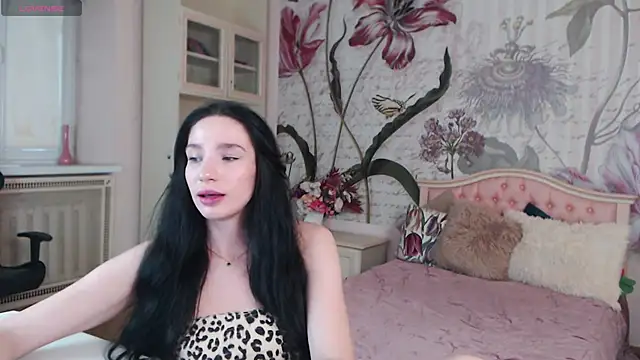 AliciaBow online show from 10.11.25