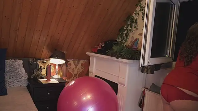 TessaWinter online show from 01.12.26