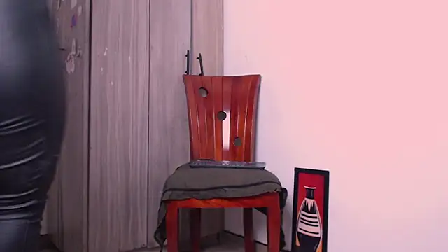 Snapshot of nicolstivens chatting on 12.18.24 nicolstivens online show from 12.18.24