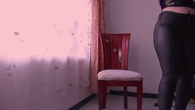 Snapshot of nicolstivens chatting on 01.19.25 nicolstivens online show from 01.19.25