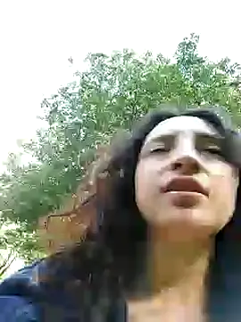 Snapshot of _Laary chatting on 12.14.24 Laary online show from 12.14.24