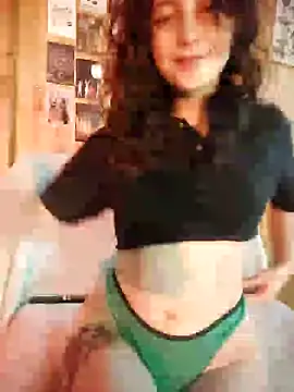 Snapshot of _Laary chatting on 12.15.24 Laary online show from 12.15.24