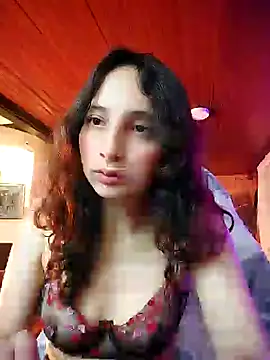Snapshot of _Laary chatting on 12.17.24 Laary online show from 12.17.24