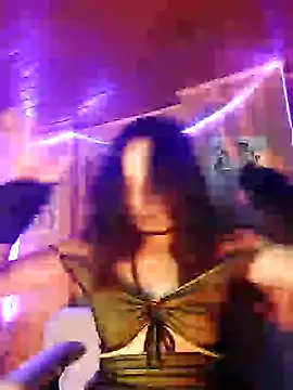 Snapshot of _Laary chatting on 12.25.24 Laary online show from 12.25.24