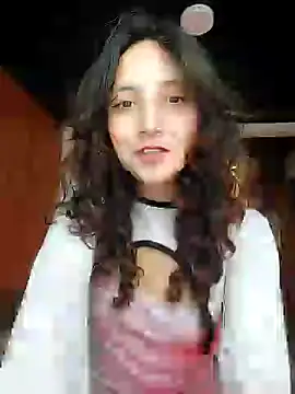 Snapshot of _Laary chatting on 01.13.25 Laary online show from 01.13.25
