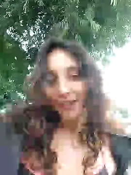 Snapshot of _Laary chatting on 01.16.25 Laary online show from 01.16.25