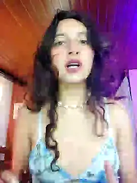 Snapshot of _Laary chatting on 02.06.25 Laary online show from 02.06.25