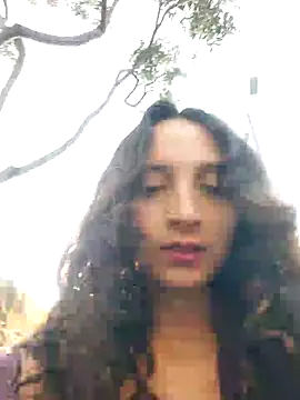 Snapshot of _Laary chatting on 02.08.25 Laary online show from 02.08.25