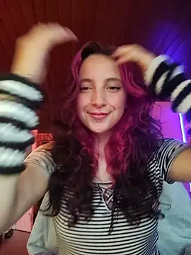  Laary online show from 10.28.25