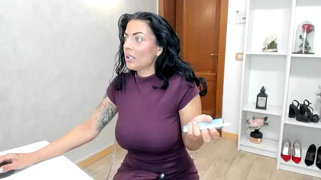 ElisaBaxter online show from 10.04.25