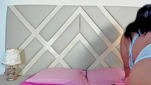 SSCARLETH  online show from 02.19.25