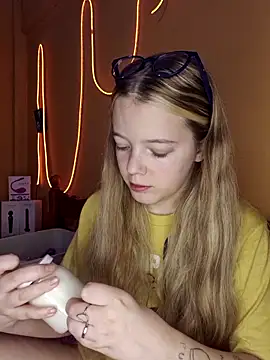 Snapshot of -veranito- chatting on 03.17.25 -veranito- online show from 03.17.25